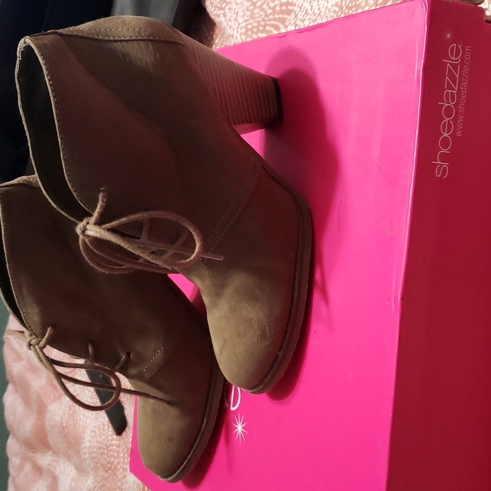 Boots - Picture 3 of 5